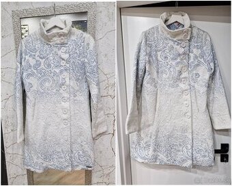 DESIGUAL biely modry ornamentovy kabat pre  S a M