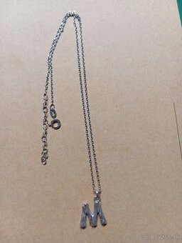 Strieborná retiazka s písmenom M
