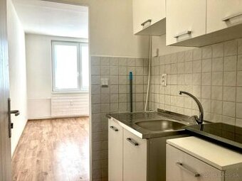 Kompletne prerobená garsónka na Dunajskom nábreží, Komárno