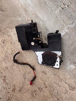 Subwoofer z Audi A4 B5