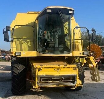 Kombajn New Holland TX 68
