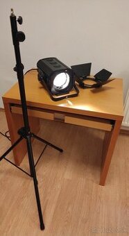 2× štúdiové svetlá – komplet so statívmi a žiarovkami