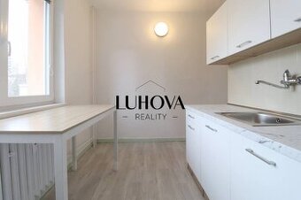 NA PRENÁJOM – 2-izbový byt s balkónom, centrum mesta