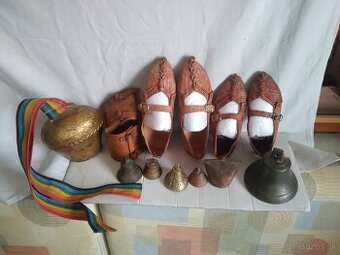 Kopce,zvony,rolničky,kožené zapestniky