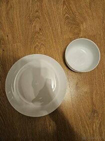 Plytký biely tanier plus miska