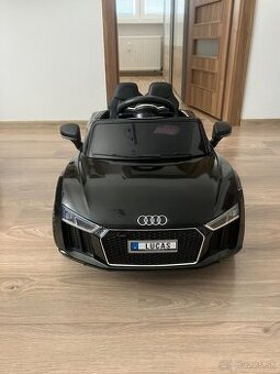 Detské elektricke autíčko audi R8