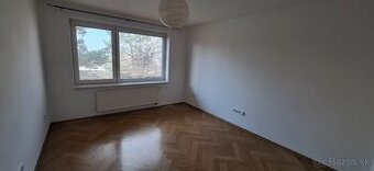 3-izbový nezariadený byt s terasou v Trenčíne