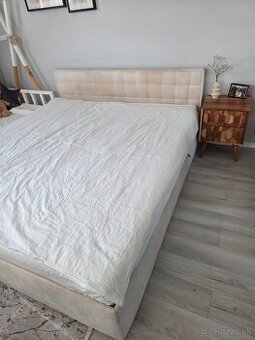 Manželská postel aj s matracami - uložný priestor, rošty