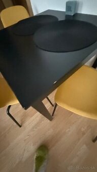 IKEA jedálenský stôl a stoličky