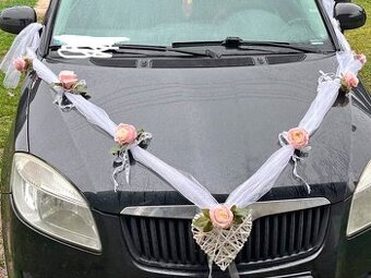 Svadobna výzdoba na auto