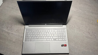 HP Pavilion 15