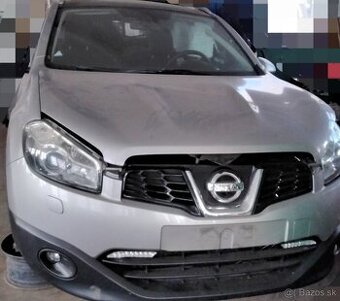 Nissan Qashqai 2.0 2013 predám KAPOTA, nárazník, DVERE, SVET