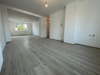 Veľkometrážny 2 izb. byt s parkovacím státím