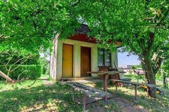 ZNÍŽENÁ CENA - EXKLUZÍVNE: Na predaj záhrada s chatkou – na 