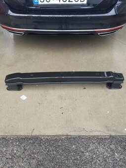 Zadná výstuha pre passat B8