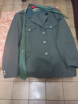 Predám sviatočné poľovnícke oblečenie sviatocne