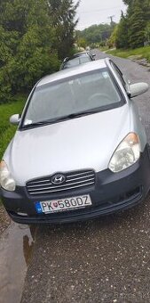 Hyundai accent.