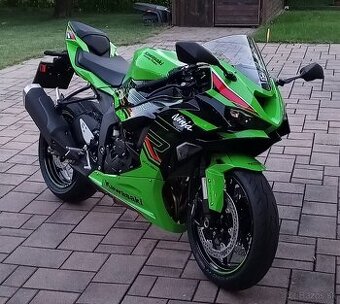 KAWASAKI NINJA ZX6R