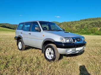 NISSAN TERRANO 2,7Td .. Top stav ...
