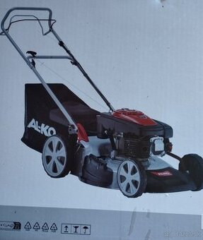 Benzínová kosačka s pohonom