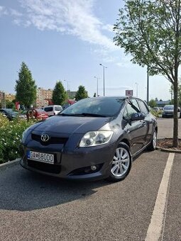 Toyora auris 2.0 diesel