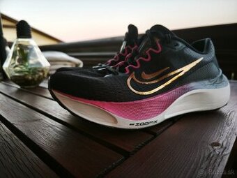 Predám dámsku bežeckú obuv Nike zoom fly5