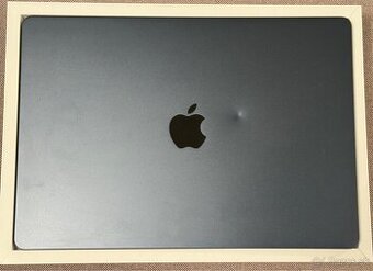Apple Macbook Air M2 15” poškodený displej