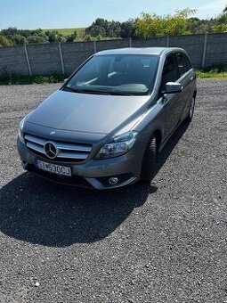 Mercedes Benz B200