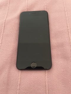 Krásny Iphone SE 2020 64GB batéria 77 percent
