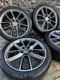 5x112 r18 gemini octavia 3 rs