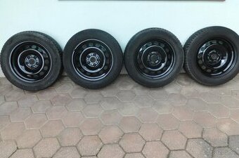 Zimné pneumatiky GOOD YEAR na diskoch .