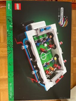 Lego ideas stolný futbal 21337