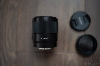 Sony FE 35mm f/1.8 (Full Frame, E-Mount)