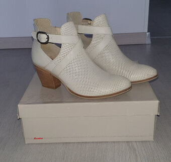 Kožené topánky Baťa perforované v.40