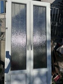 Plastové dvojkrídlové dvere