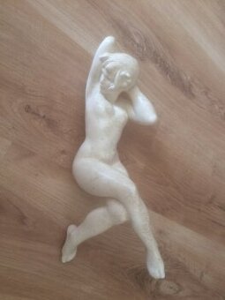 porcelanovy akt