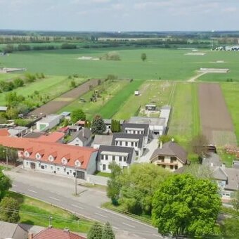 Domov v oáze pokoja s udržiavaným pozemkom 4348 m2 v MA