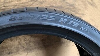 235/35r19 Pirelli letne