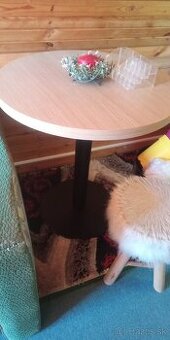 Stolík porcelán páv obraz veľký kôš hojdacku