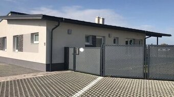 Na predaj 3 izbový RD v obci Lab - 1