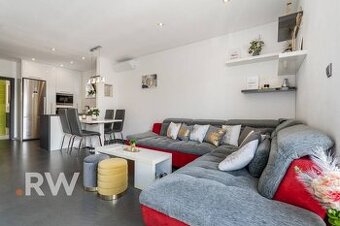 TICHÉ BÝVANIE - 3 izb. 71 m2 - 2x BALKÓN - 2x PARKING - Prie
