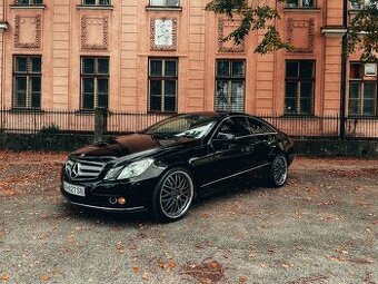 MERCEDES-BENZ W207 E350 CDi - COUPE
