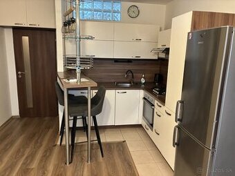 Prenájom, 2i byt, Radvanská ulica, Radvaň, Banská Bystrica. - 1