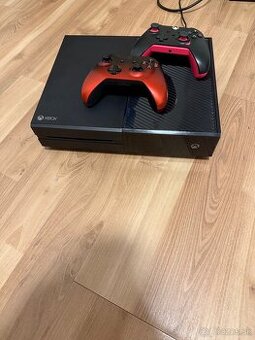 Xbox one + hry + 2 ovládače