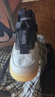 Nike Air Force 1 Utility Mid