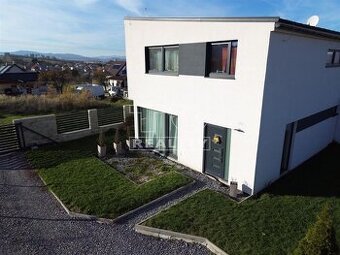 EXKLUZÍVNE RODINNÝ DOM ROSINA, NOVOSTAVBA