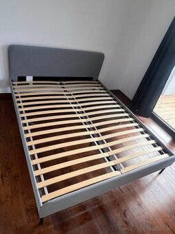 IKEA Slattum posteľ (160 × 200 cm), svetlosivá, s rámom