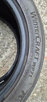 Zimná pneu. 255/40 R17. - 1