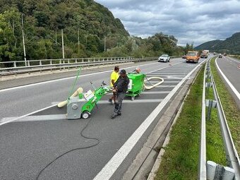 Stavebný pracovník k dopravným stavbám