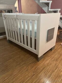 Postieľka s komodou holandskej výroby